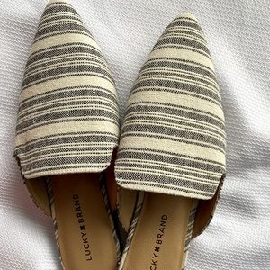 Lucky brand pointed toe flat shoe size 8.5